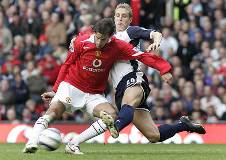 尔头球破门 尔头球破门